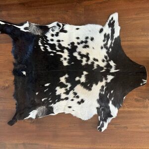 NEW Black and White Cowhide Rug